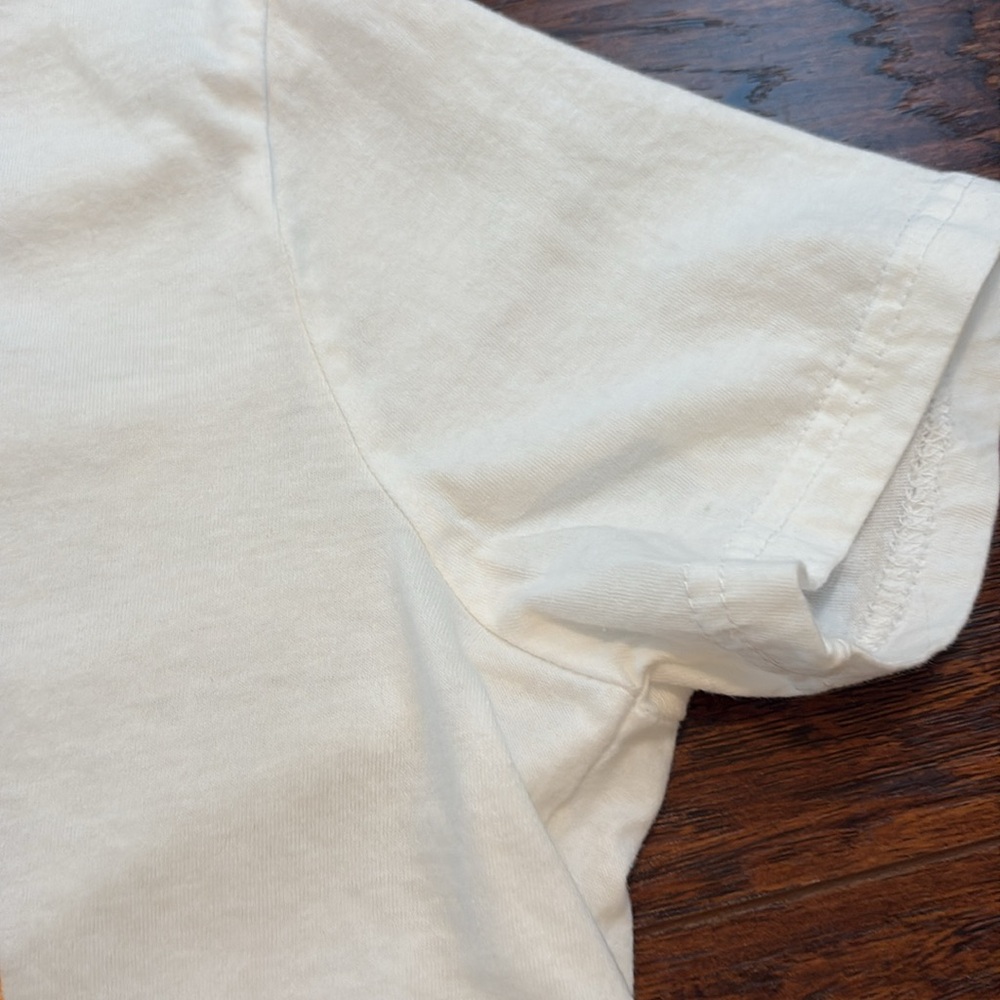 Like new!! Hurley tee shirt - Picture 4 of 6